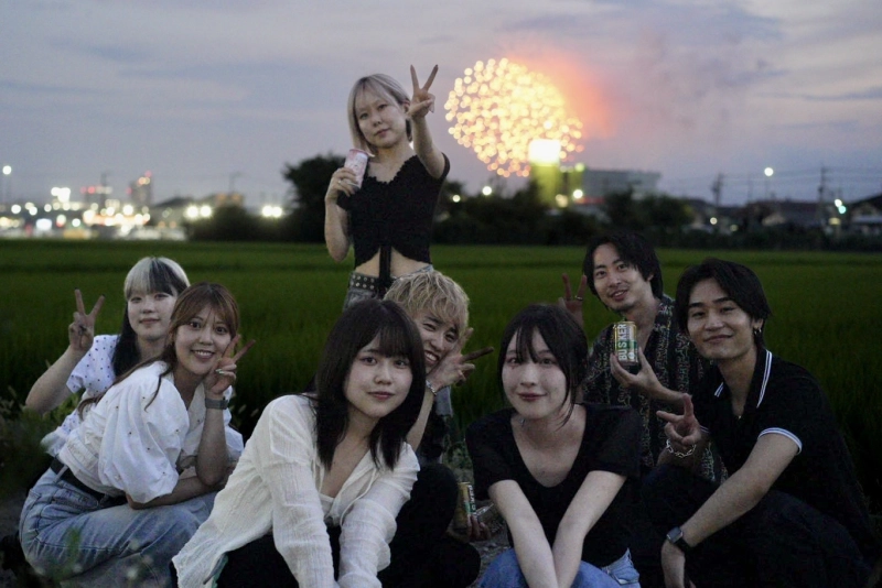 夏の恒例イベント｜鮎まつりの花火をみんなで観賞